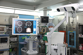 자동항법영상수술장비 사진